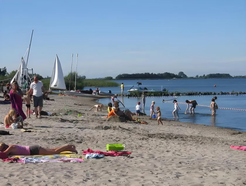 Holiday Home in Balk near Frisian Lakes - Image 1
