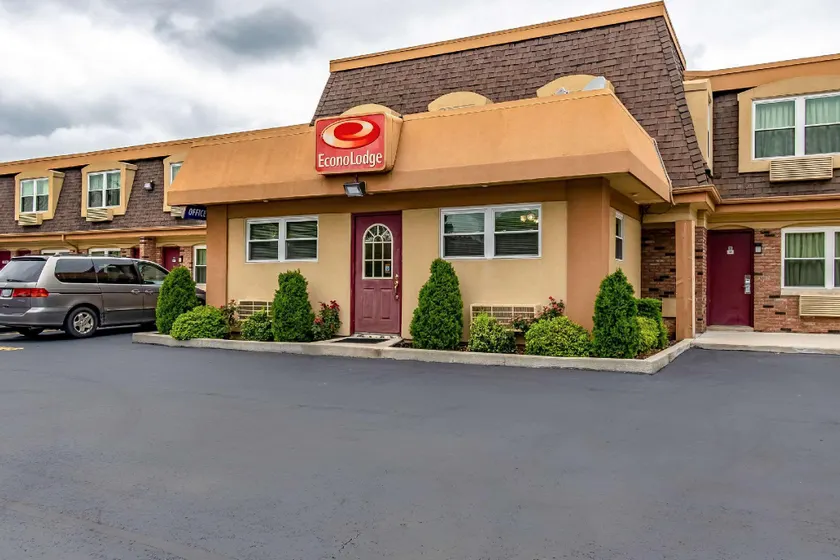 Econo Lodge Worthington - Columbus North - Image 1