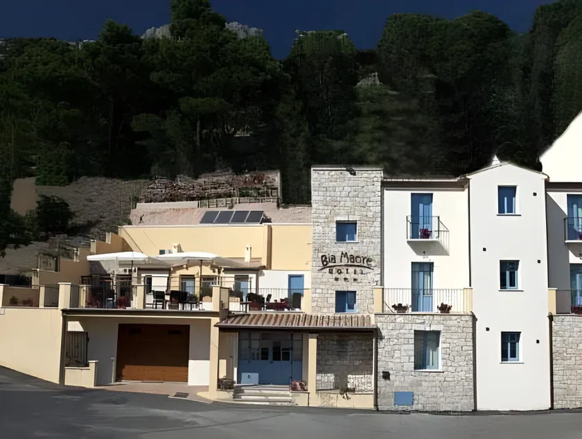 Hotel Bia Maore - Image 1