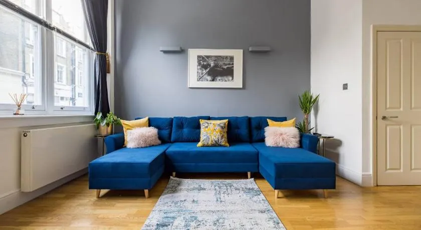 Niru Modern & Stylish Flat wHuge Private Terrace - Image 1