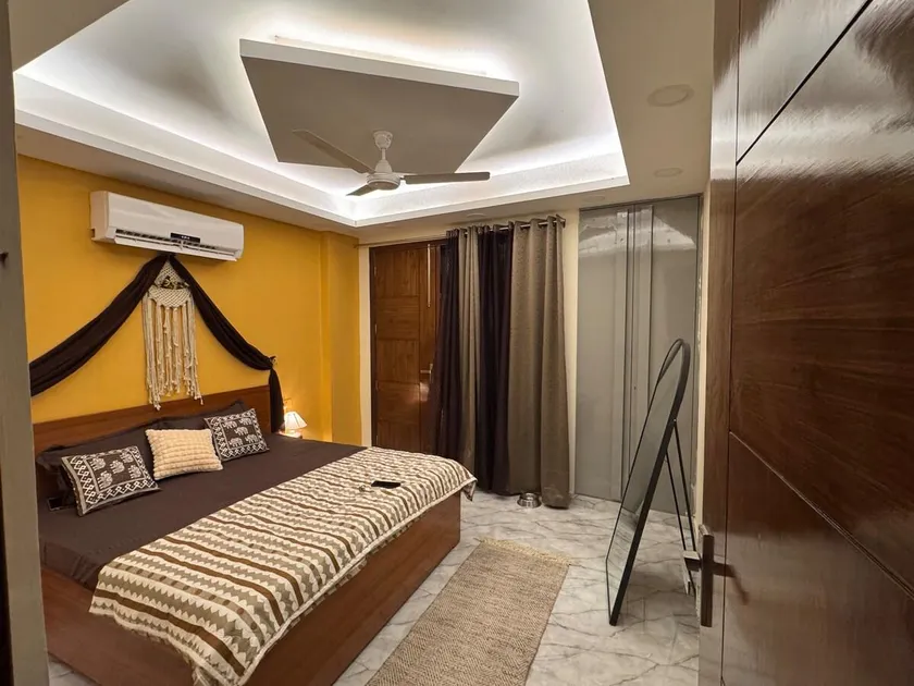 Boho Vibes -Spacious/ Private/ Cozy space in Delhi - Image 1