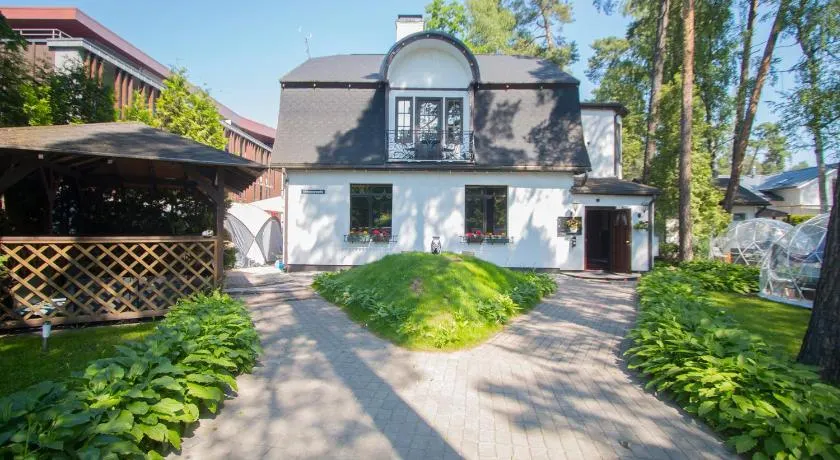 Villa Club 13 Jurmala - Image 1