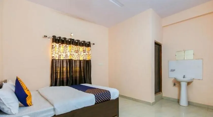 Oyo Hotel Green Inn - Image 1