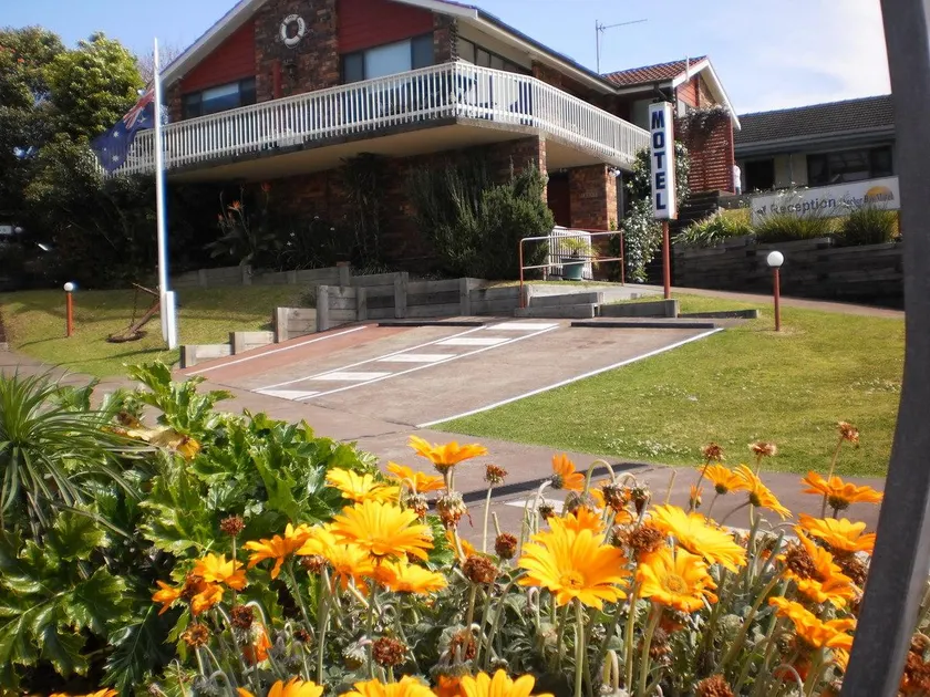 Anchor Bay Motel - Image 1
