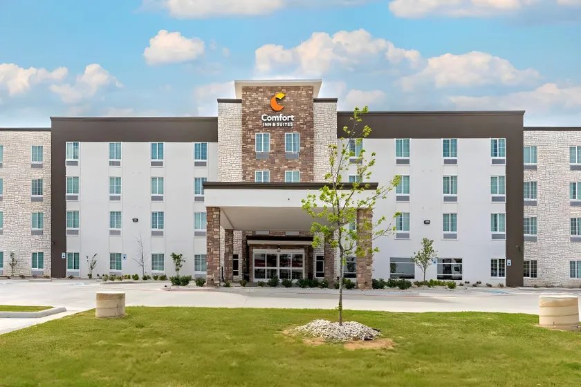 Comfort Inn & Suites Euless DFW West - Image 1