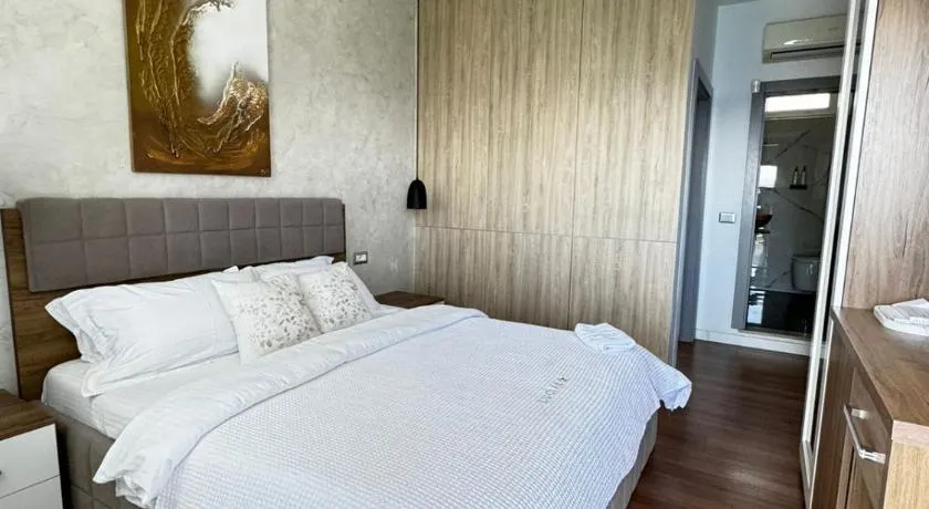 Luciano Hotel - Image 1