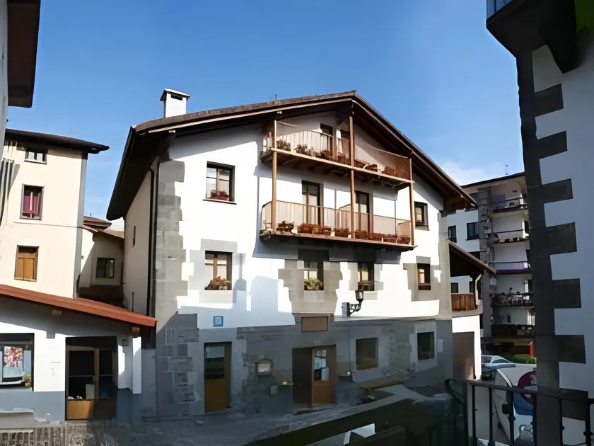 Hostal Musunzar - Image 1