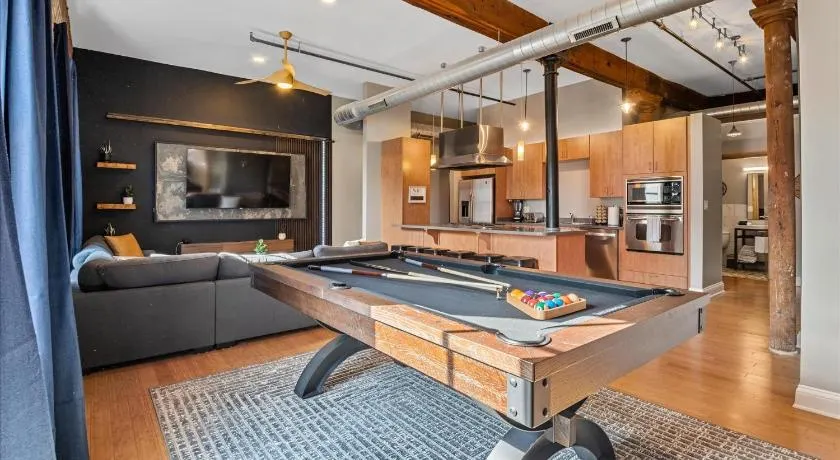 Modern Loft next to Georgia St and Convention Center - Image 1