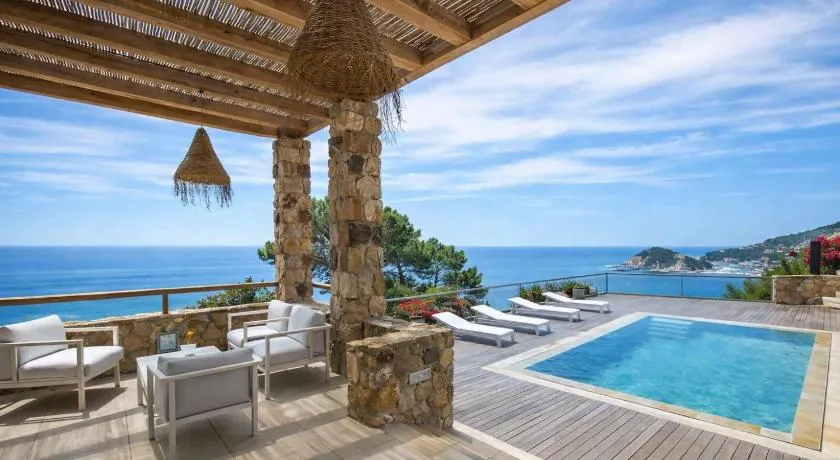 Luxury Villa Tossa de Mar – Frente al Mar - Image 1