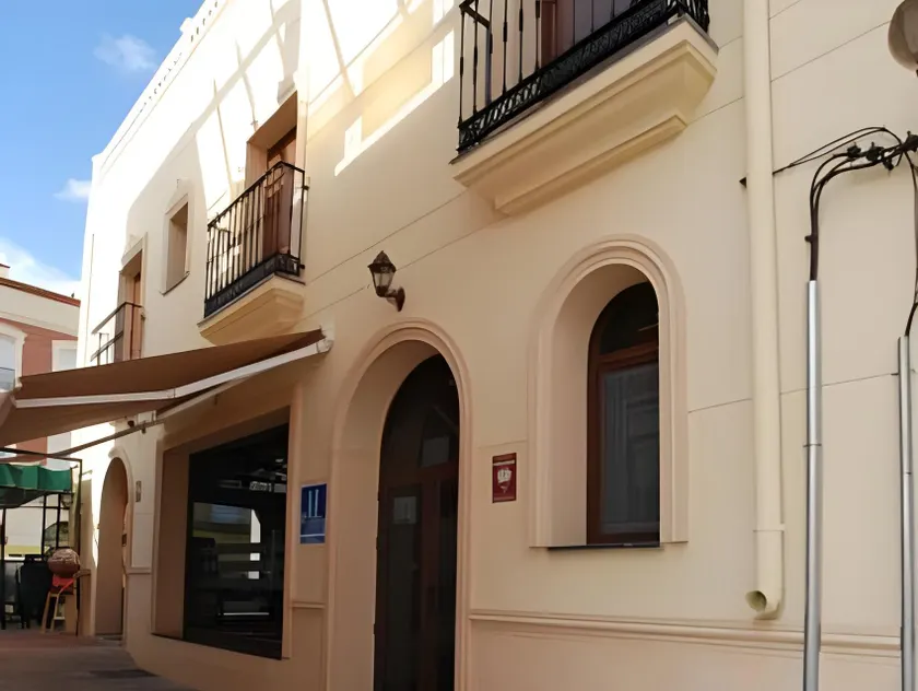 Hostal el Puente - Image 1