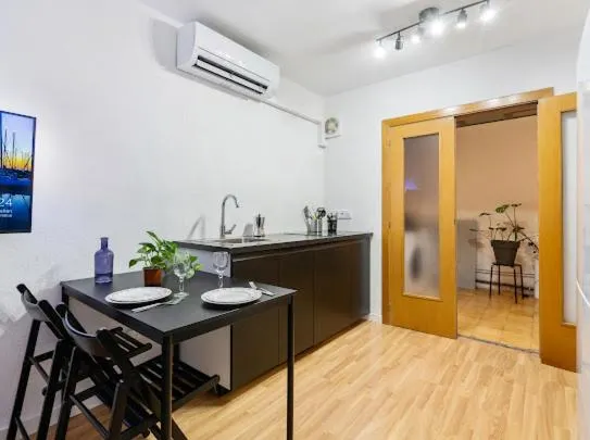 Apartments near the airport - Image 1