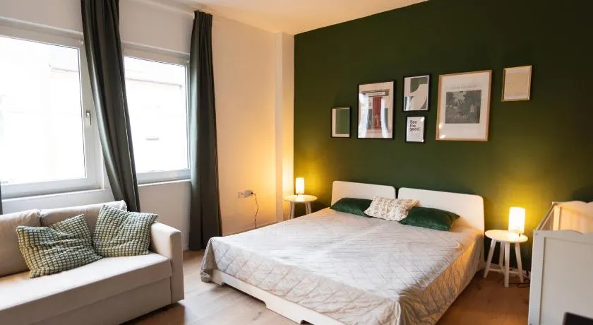 Huge apartment with Sauna and free parking - Image 1
