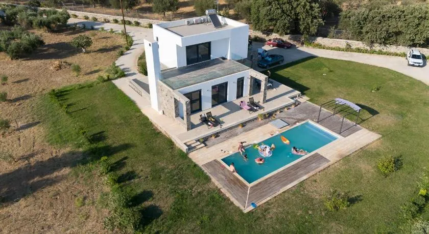 Villa & Stone House with Pool, 10 Mins to Skala Eressos Beach - Image 1