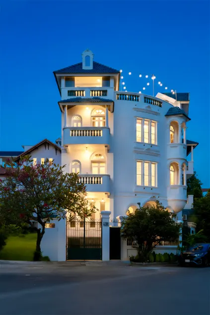 Lux White Villa - Image 1