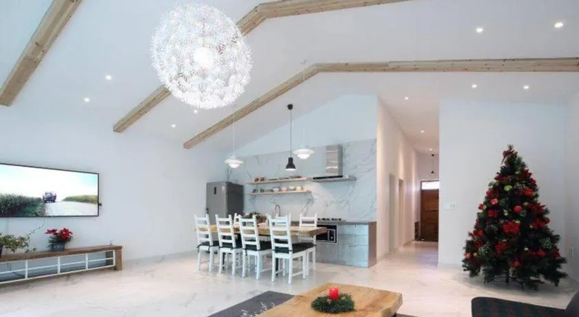 Praise Suite - Image 1