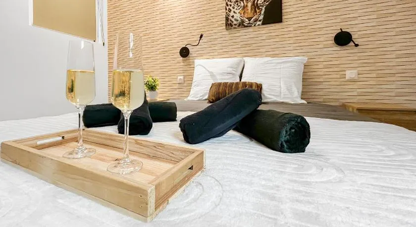 Fibre Ultra-Rapide, Lit Queen Size, Cosy & Calme - Image 1