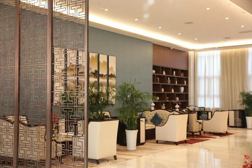 Jinhong International Hotel - Image 1