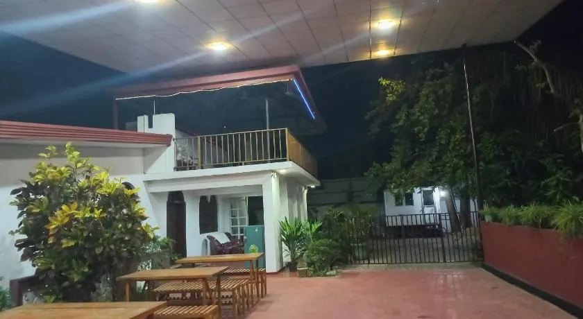 Mayura Rest Inn - Image 1