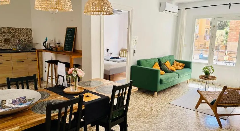 Apartamento Barcenillas Centro-Málaga con balcón - Image 1