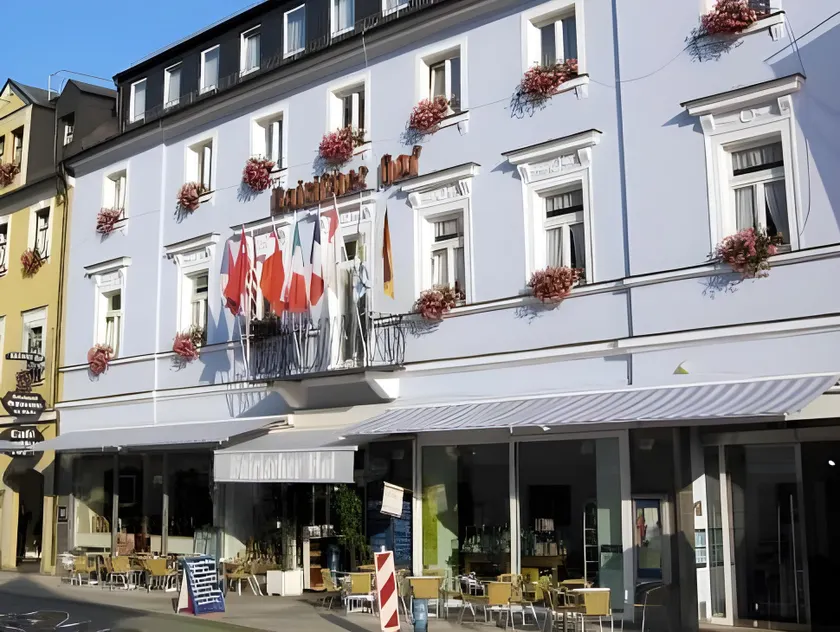 Hotel Bairischer Hof - Image 1