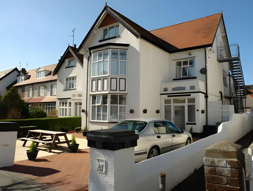 Seren Villa - Image 1