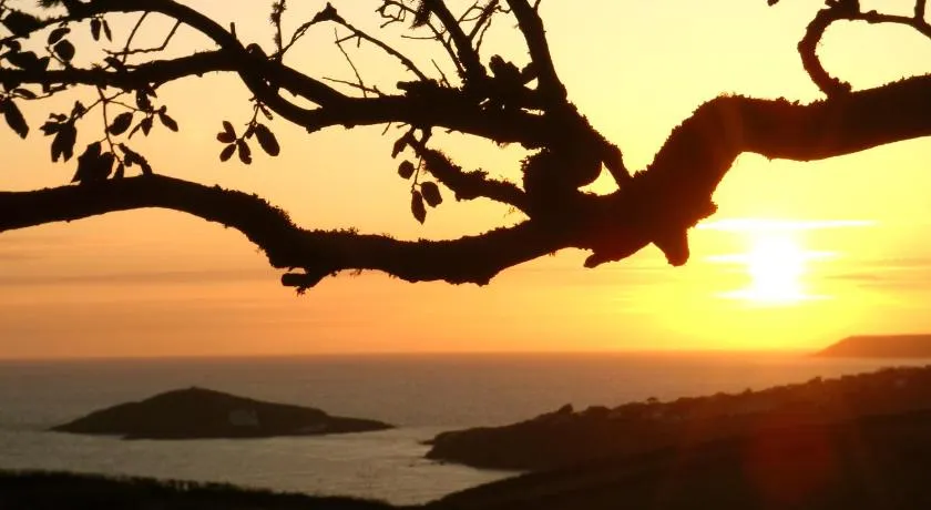 Sunset Lodge - Image 1