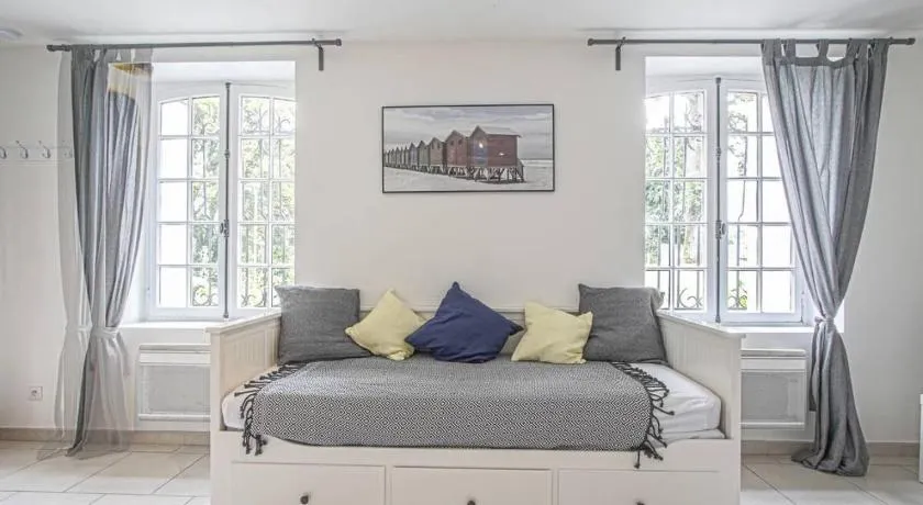 Appartement de charme dans un château à 5 min d'Honfleur - Image 1