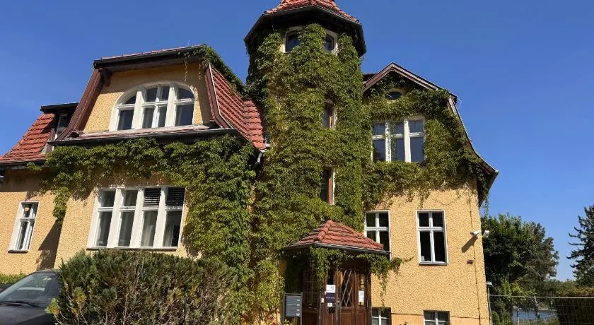 Villa am Peetzsee Unterkunft am See in Grünheide mit Parkplatz, Self Check-in, Küche, WLAN, Nähe Tesla Berlin - Image 1