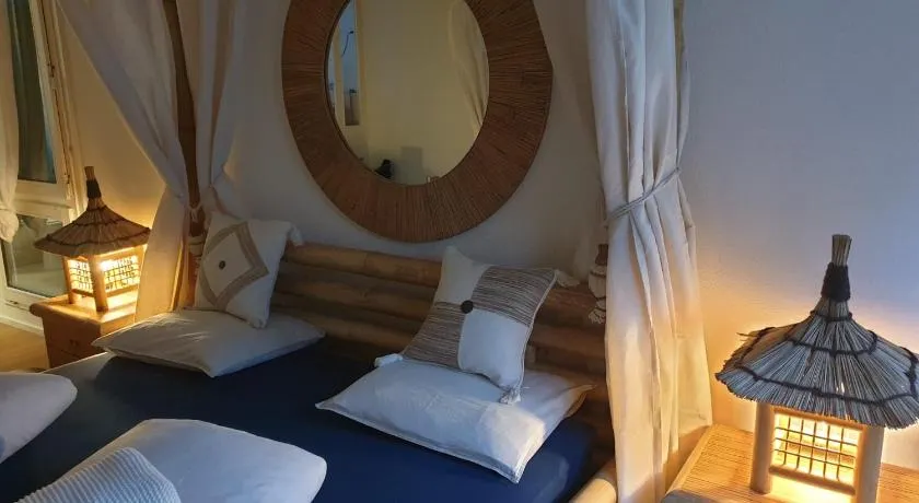 El Destino Apartments - Image 1