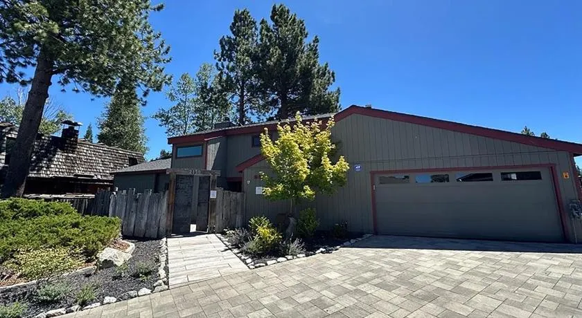 Monterey Drive Holiday home - Image 1