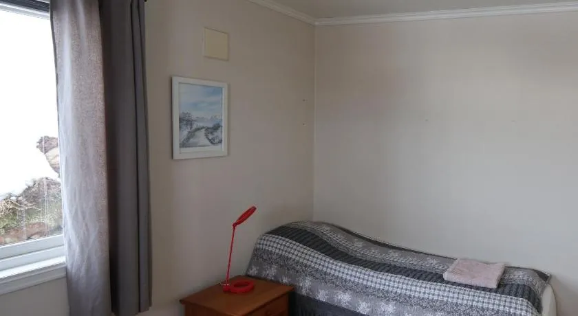 1 Soverom med 2 Soveplasser, Benytt alt i huset med meg og andre gjester - Image 1
