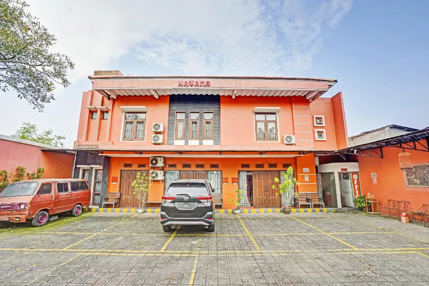 OYO 90415 Havana Orange Guest House - Image 1