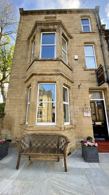 Tate House - Image 1