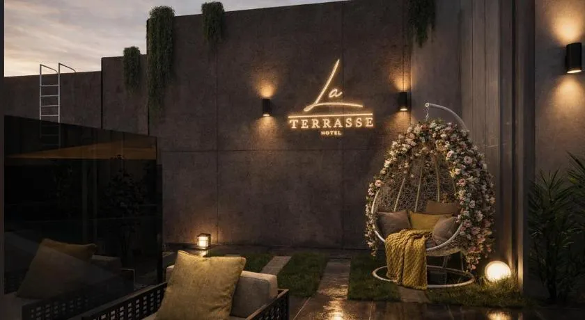 La Terrasse Hotel - Image 1