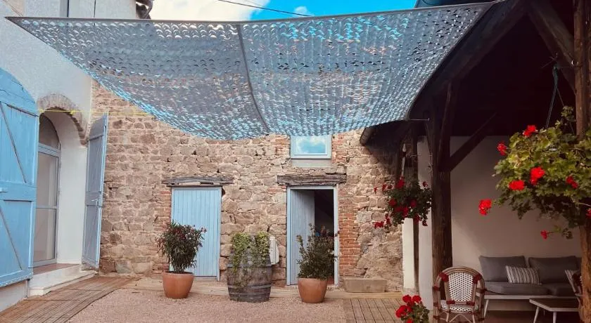 Bulles en Beaujolais Spa & Sauna - Image 1