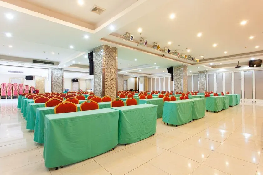 Lihua Hotel Haikou - Image 1