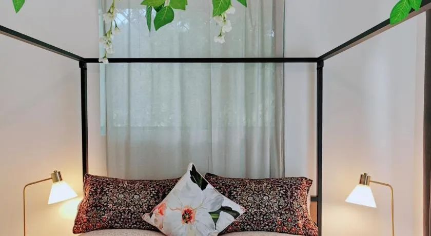 Oohlala - High ceiling Peaceful Relaxing Bushland view - Image 1