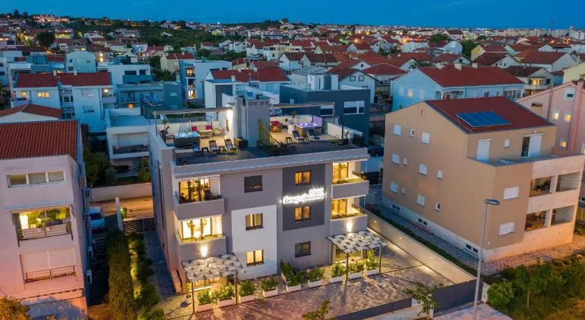 Luxury Majpruz Suites - Image 1