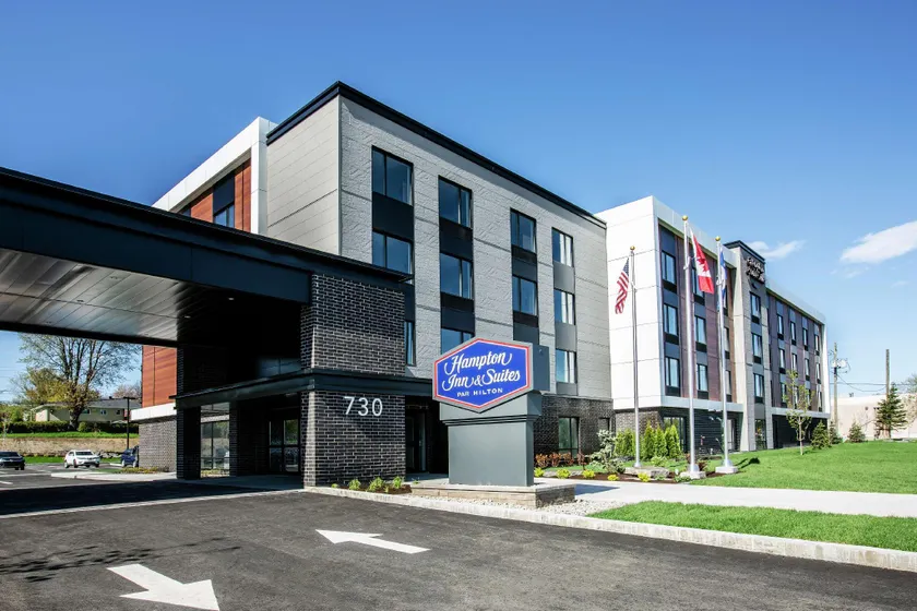 Hampton Inn & Suites by Hilton Quebec City Beauport - Image 1