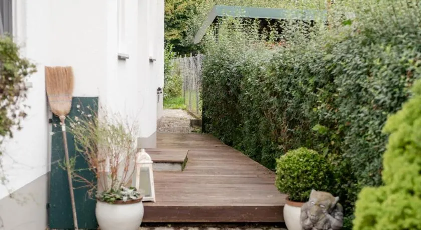 Appartamento con barbecue e terrazza | Vista sul giardino | Perfetto per il lavoro da remoto - Image 1