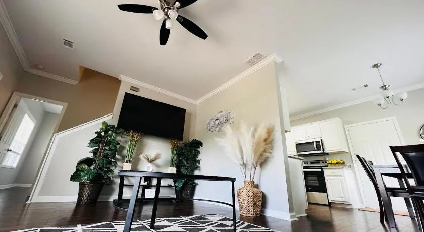 Stylish and Cozy Retreat - Image 1