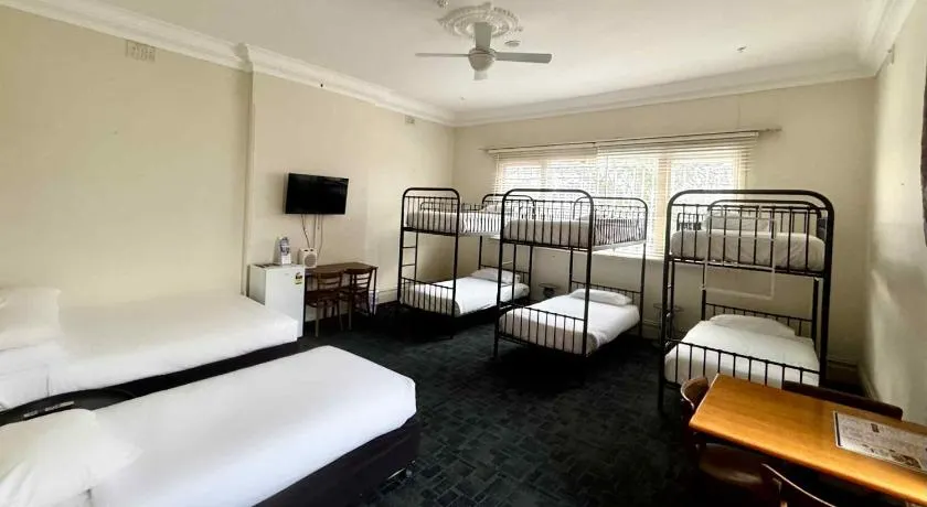 Bomaderry Hotel - Image 1