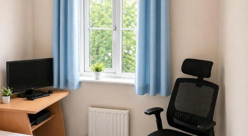 Relaxing room in E16 - minutes from ExCeL-Elizabeth Line - Image 1