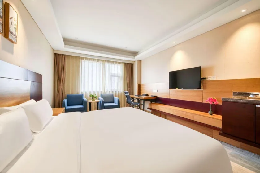 Qingdao Airport Fuhua Hotel (Hong Kong Middle Road) 青岛机场富华酒店 - Image 1