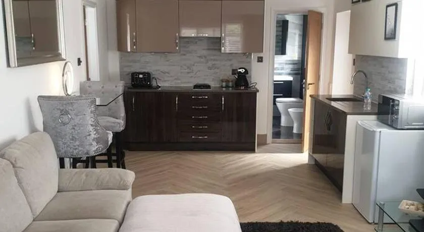 Lovely studio annex in Lilliput - Image 1