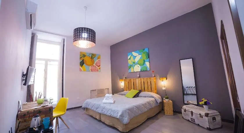 Le 4 Stagioni Dante's Suites H Napoli Centro, by ClaPa Group - Image 1