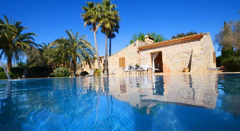 Can Rovey, pool and gardens in Inca - Image 1