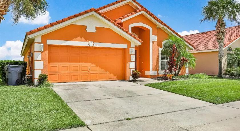 Dog-friendly home with private outdoor pool, high-speed WiFi, and central AC - Image 1