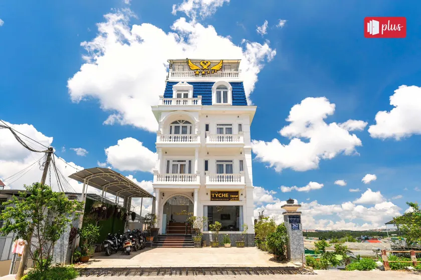 Tyche Hotel - Image 1
