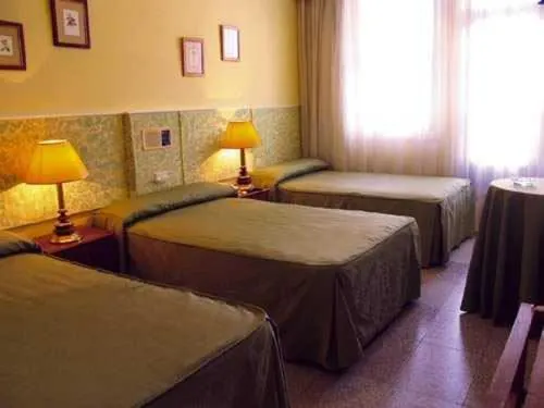 Hotel Casablanca Vigo - Image 1